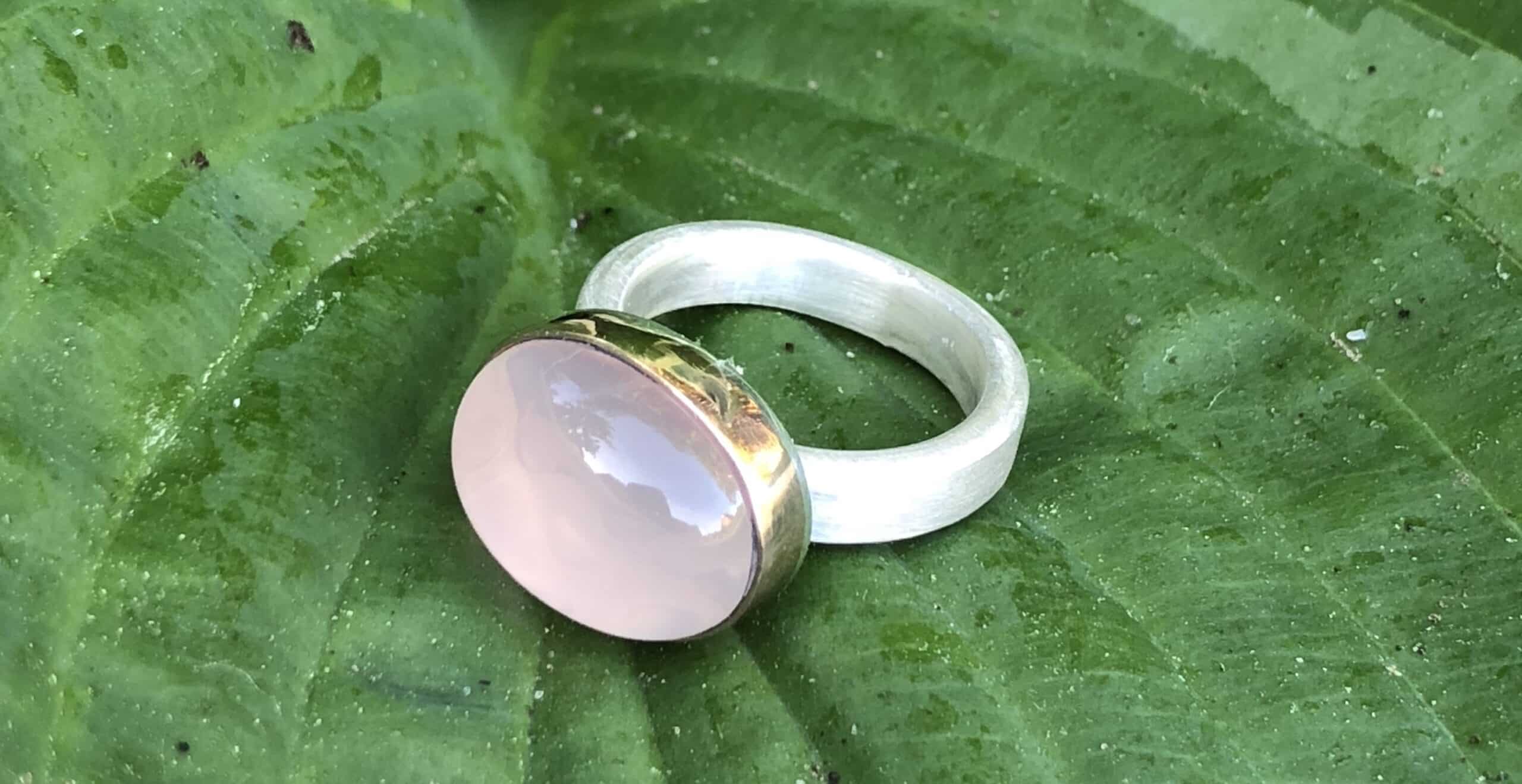 Rosenquarzring mit 14 Karat Rotgoldfassung – Bild 5
