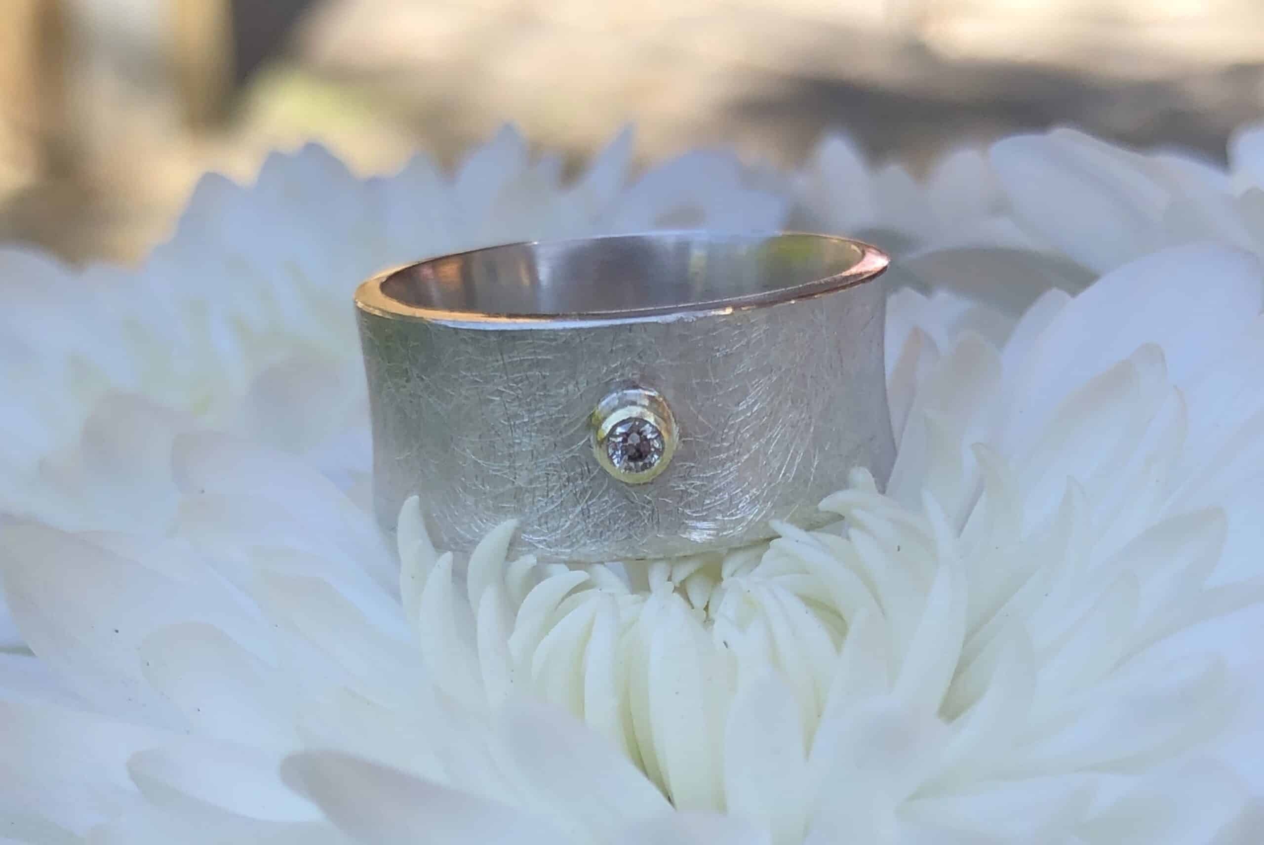 Breiter Silberring mit Glitzerpunkt 925 Silber 585 Gold – Bild 5