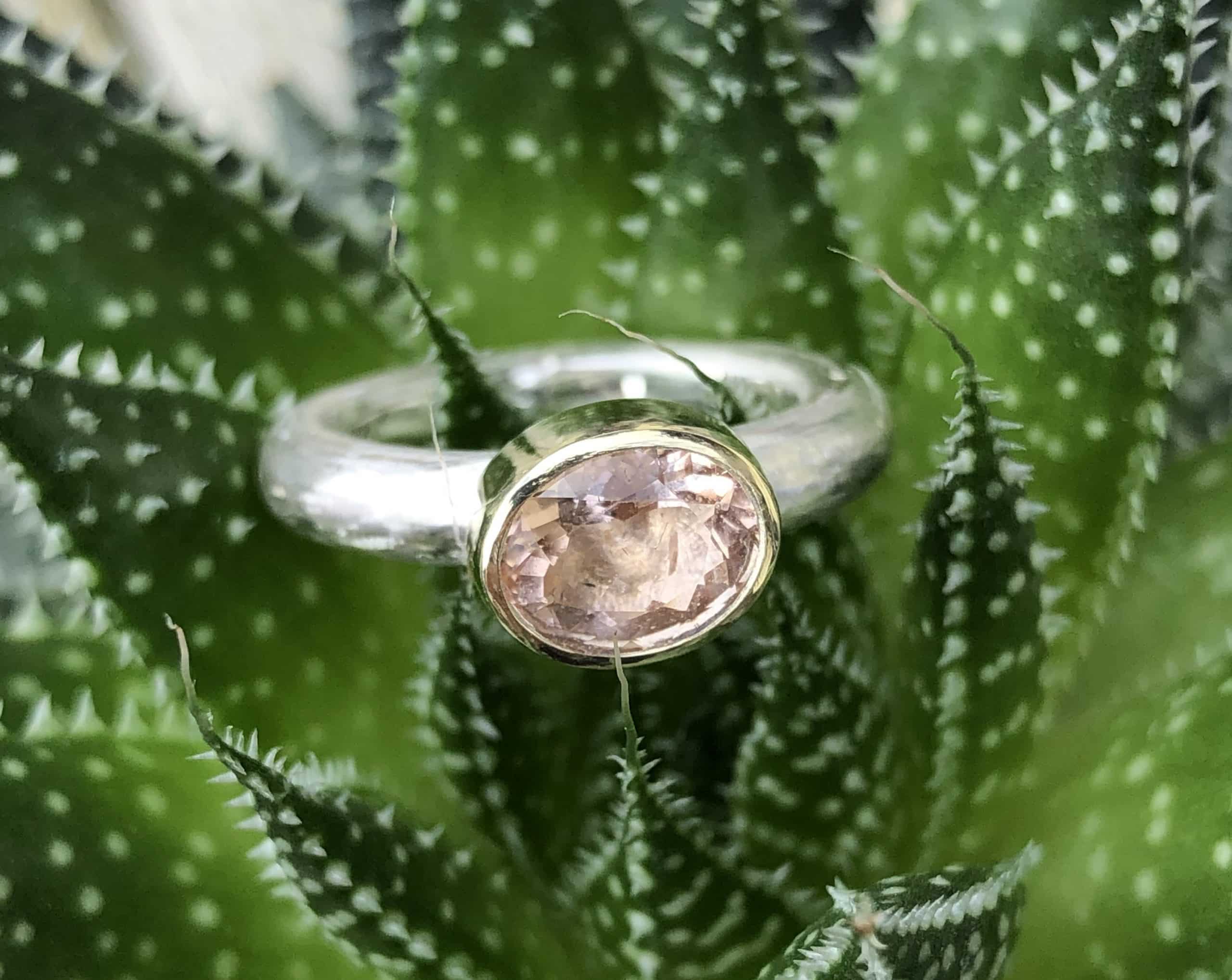 Edelstein Ring mit pfirsichfarbenem Morganit 585 Gold/ 925 Silber handgefertigt
