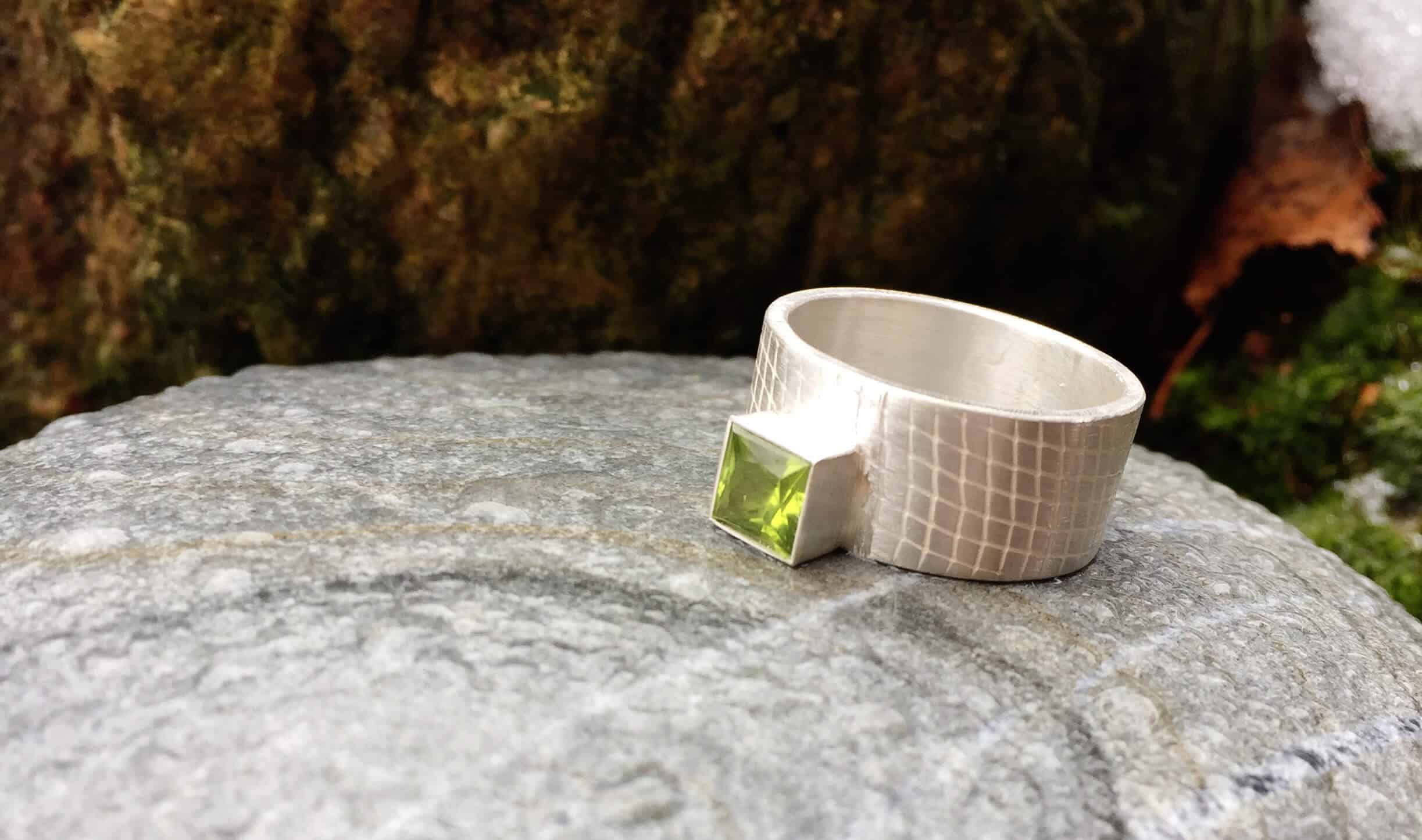 Edelsteinring eckiger Peridot Sterlingsilber – Bild 2